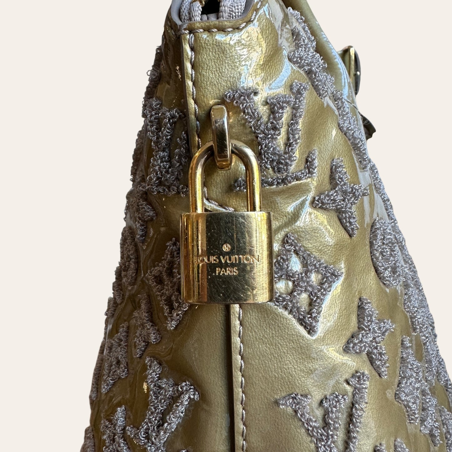 2011 Louis Vuitton Fascination Lockit Handbag