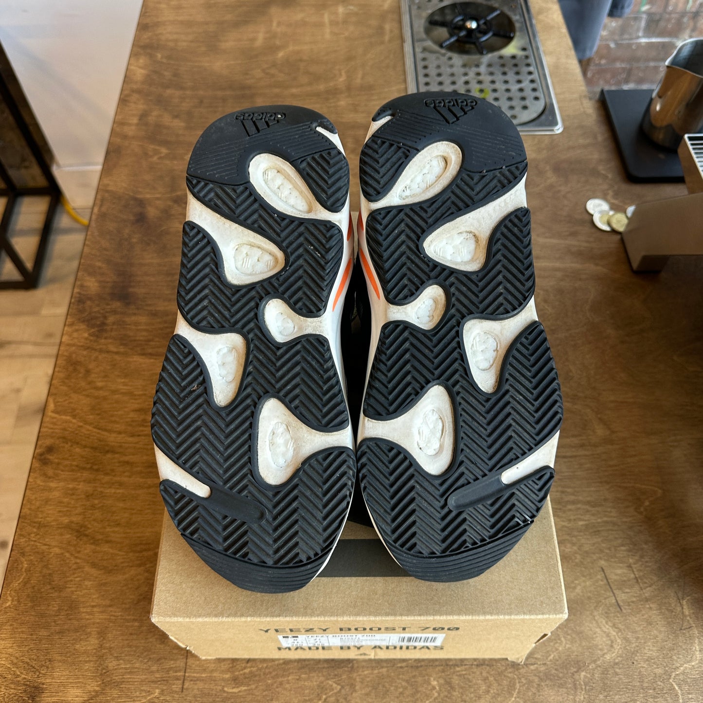 Yeezy 700 Waverunner Size 8