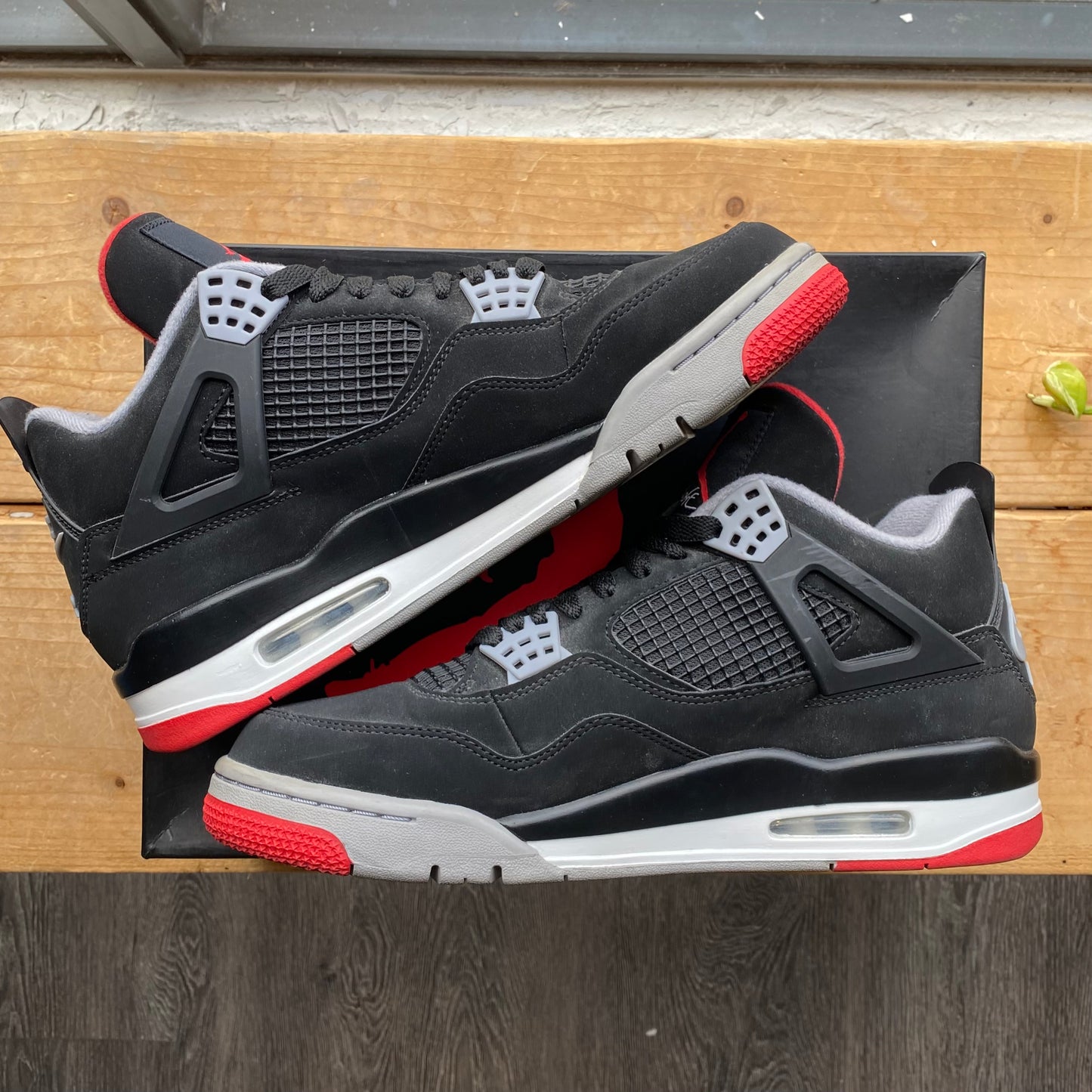 2019 Jordan 4 'Bred' Size 10