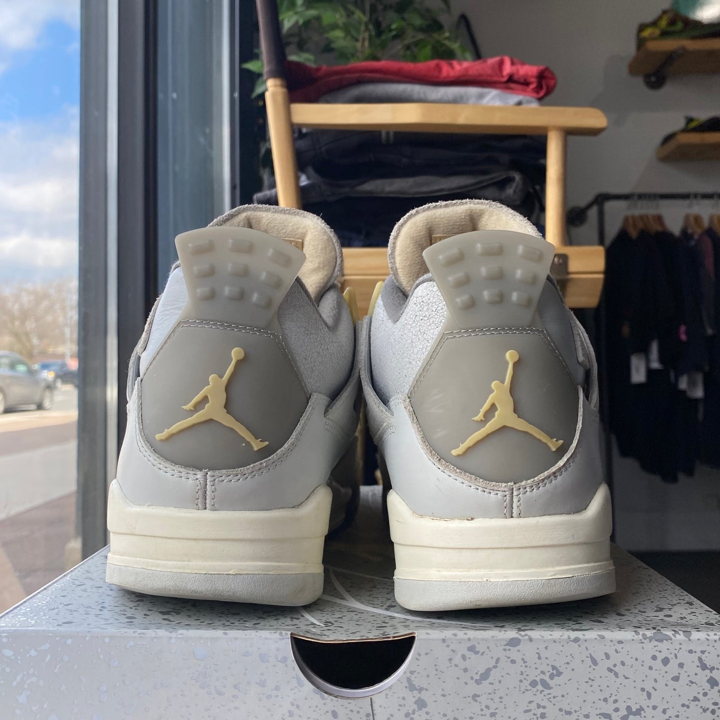 Jordan 4 'Craft Photon Dust' Size 10.5
