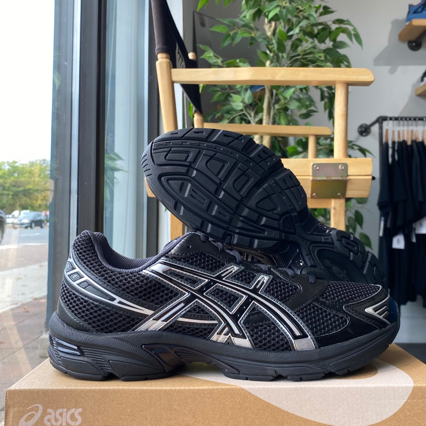 Brand New Asics Gel-1130 Black Pure Silver