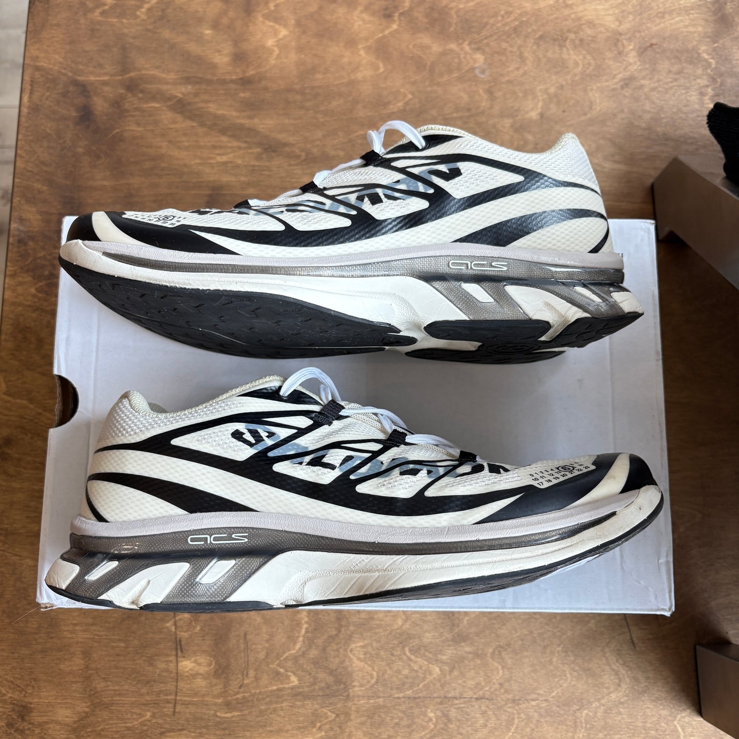 MM6 x Salomon XT 'Vanilla Ice' Size 9