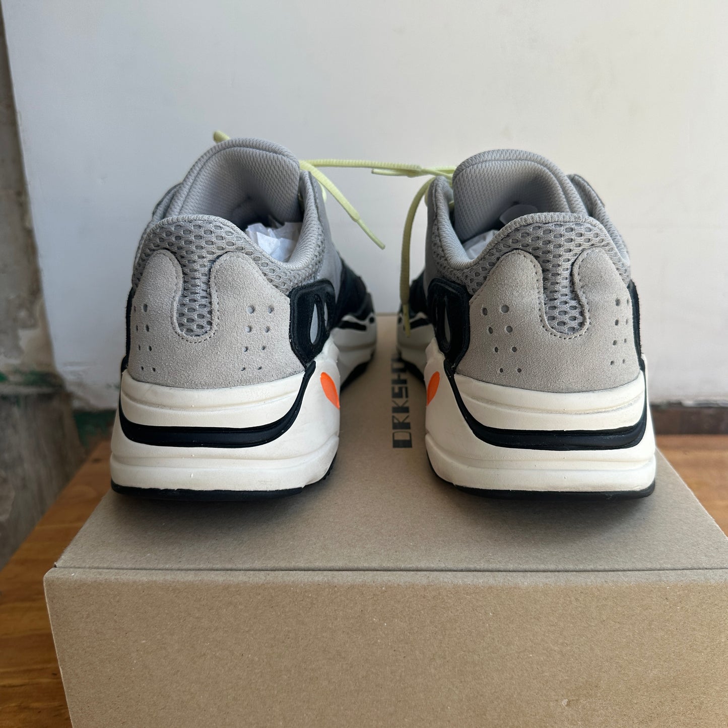 Yeezy 700 "Waverunner" Size 10