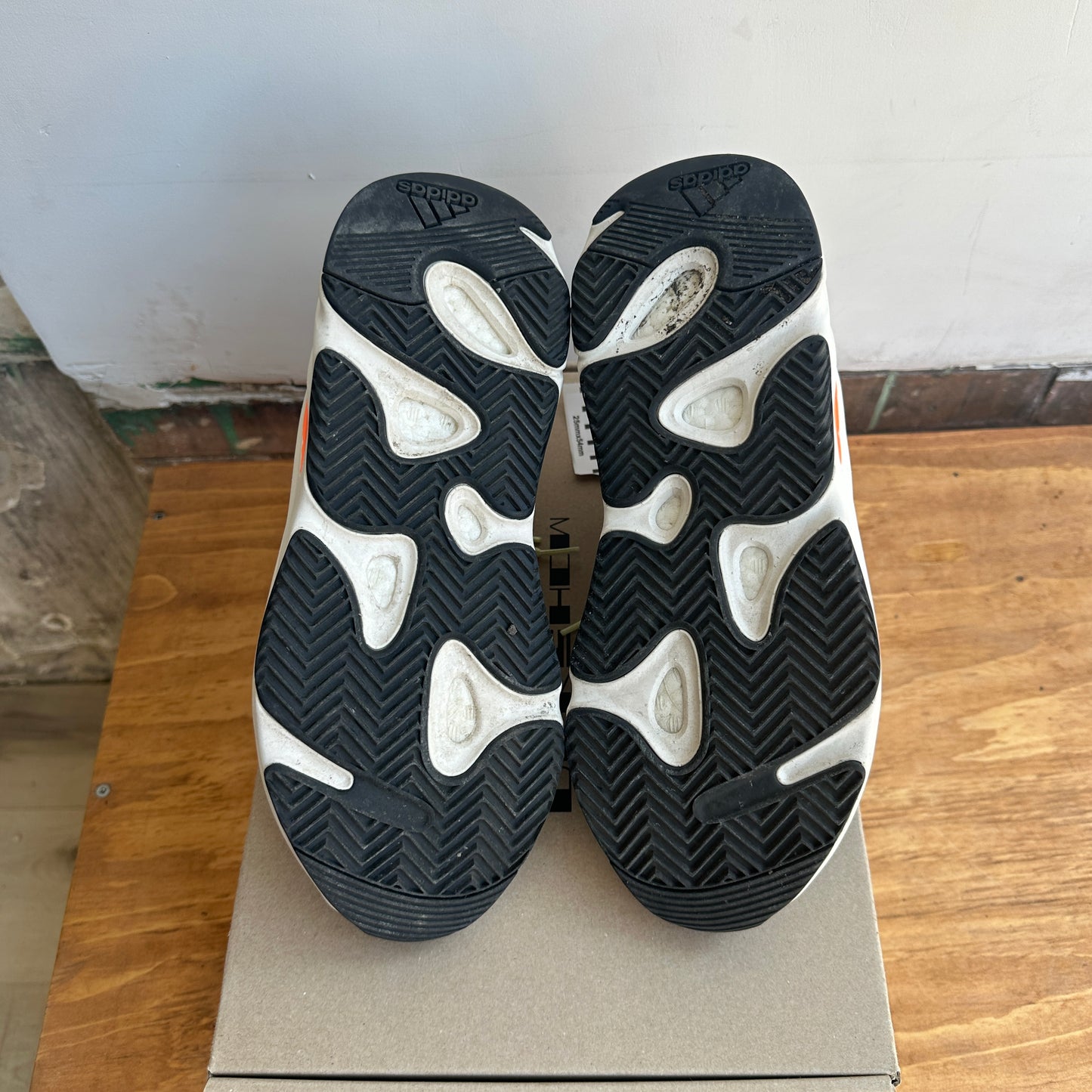 Yeezy 700 "Waverunner" Size 10