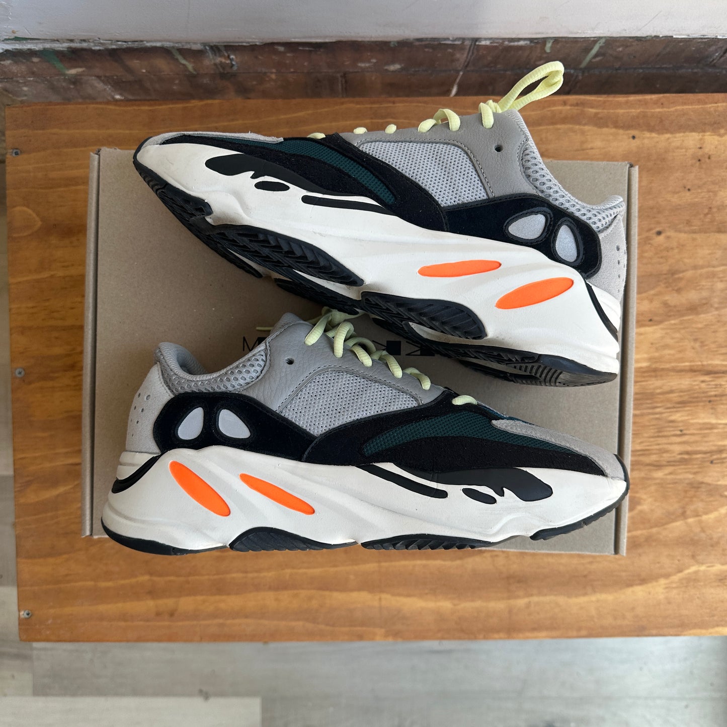 Yeezy 700 "Waverunner" Size 10