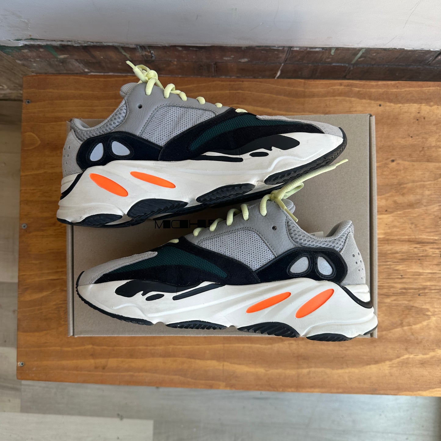 Yeezy 700 "Waverunner" Size 10