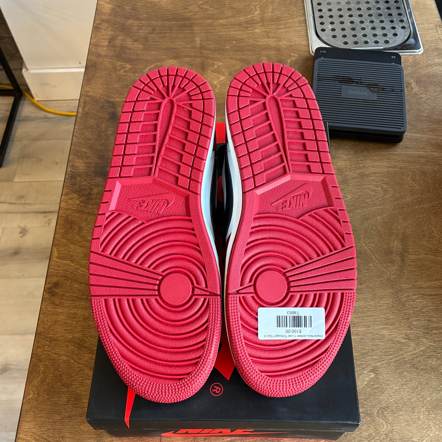 Brand New Jordan 1 Low "Chicago" Size 9