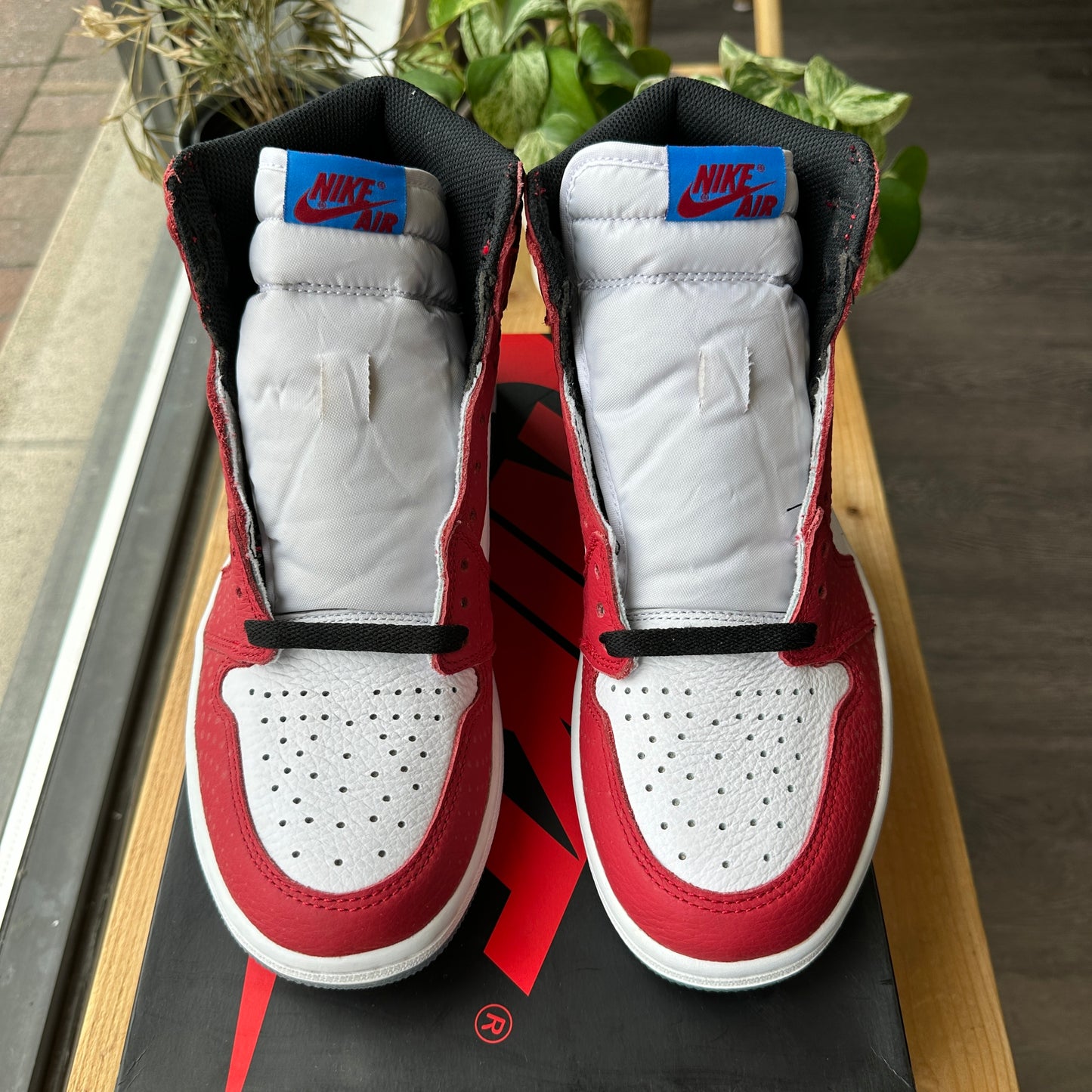 Brand New Air Jordan 1 High 'Spiderman Origin Story' Size 8.5
