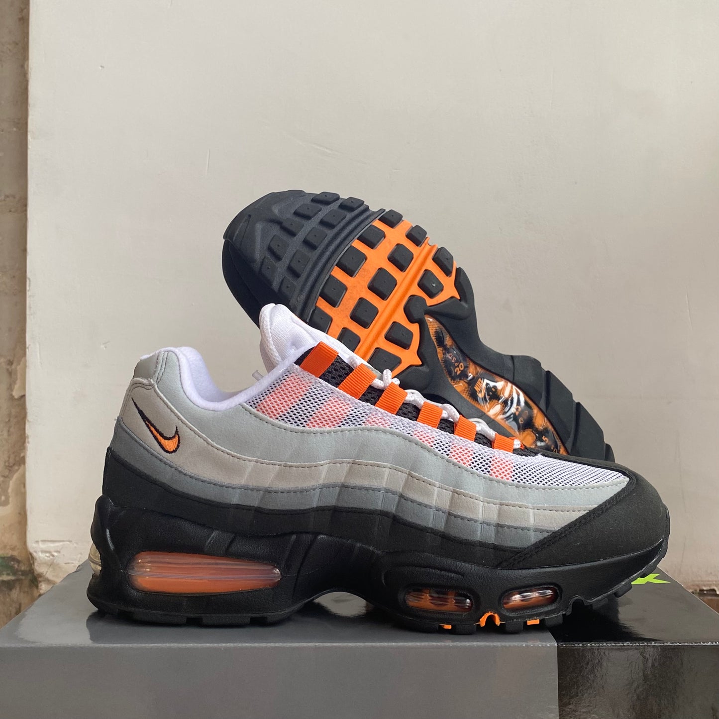 Nike Air Max 95 "Mandarin" Size US 8.5