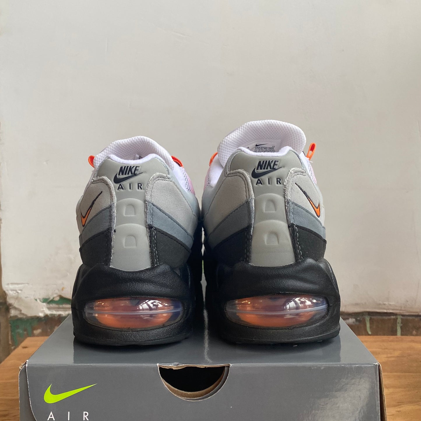 Nike Air Max 95 "Mandarin" Size US 8.5
