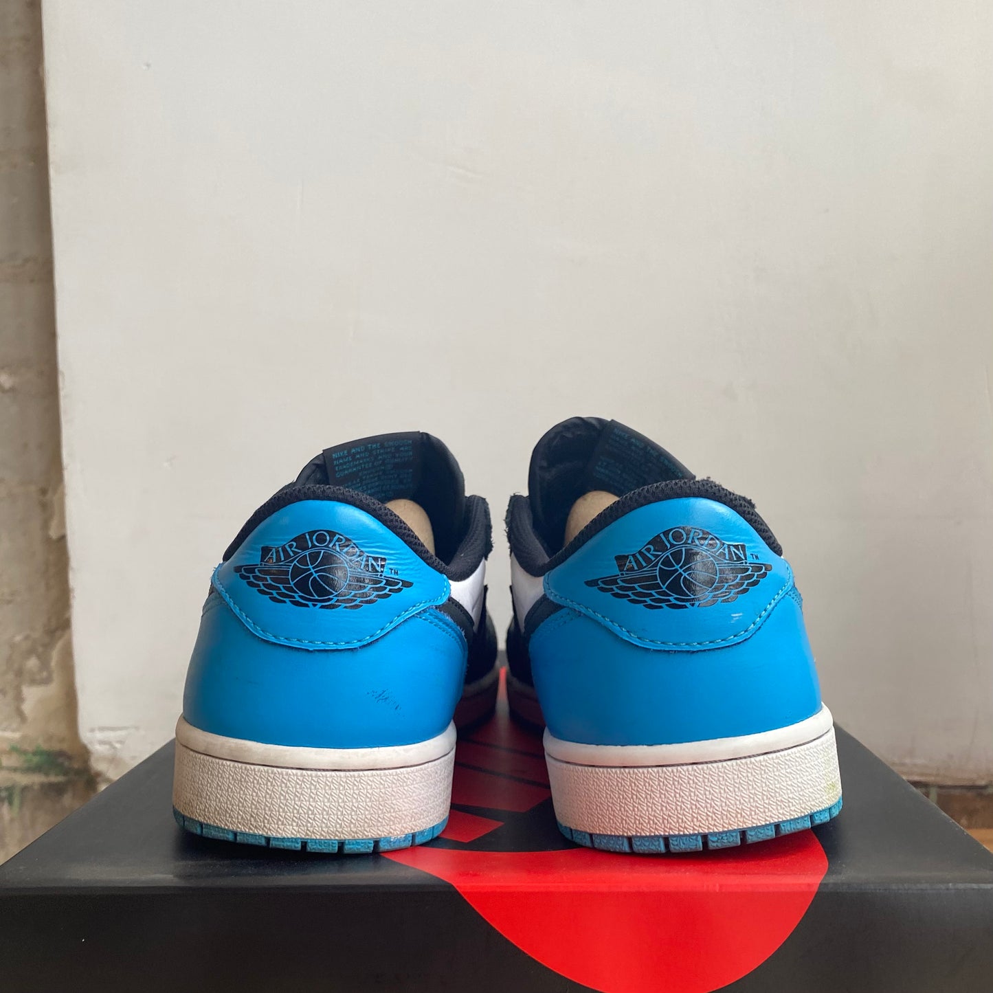 Air Jordan 1 Low "Powder Blue" Size 10
