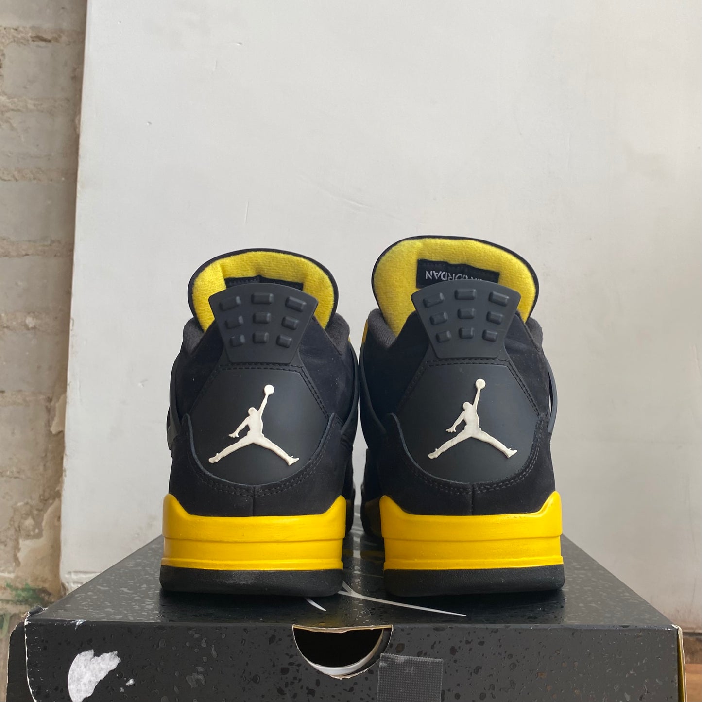 Jordan 4 "Thunder" Size 12