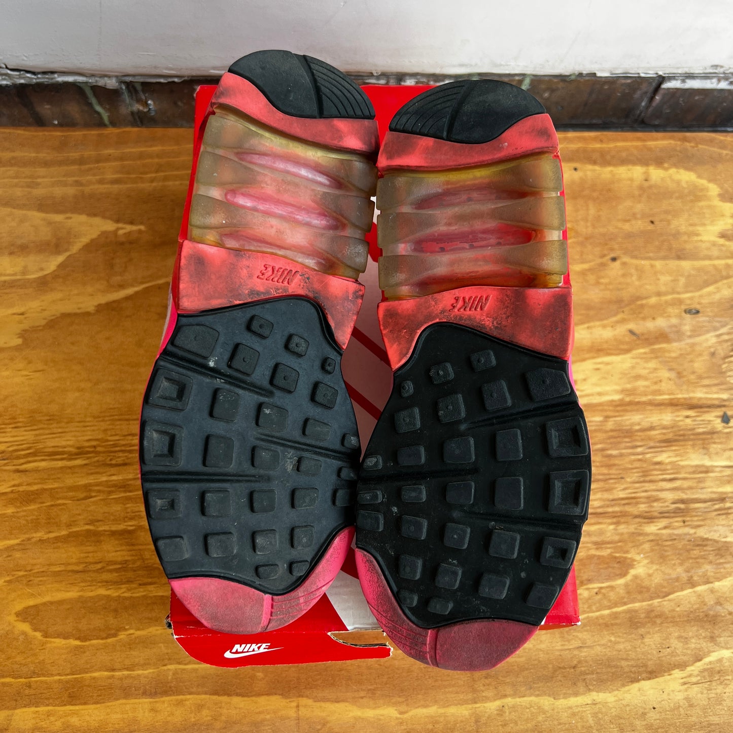 CDG Air Max 180 US 7