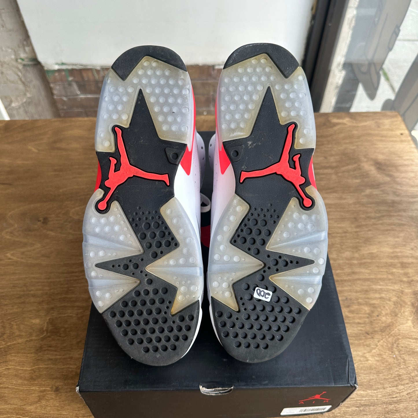 Air Jordan 6 "White Infrared" Size 11