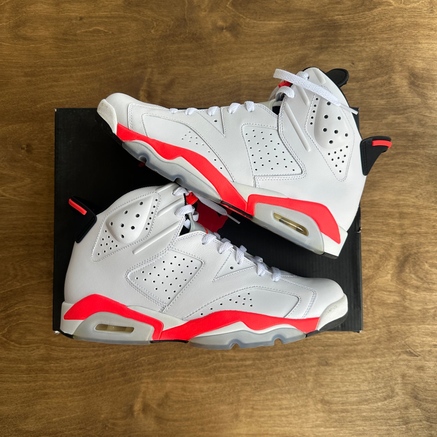 Air Jordan 6 "White Infrared" Size 11
