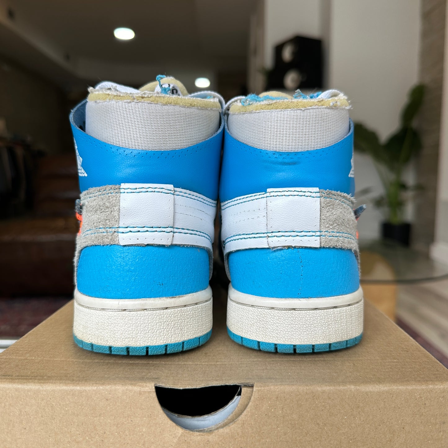Off White X Jordan 1 "UNC" Size 5.5