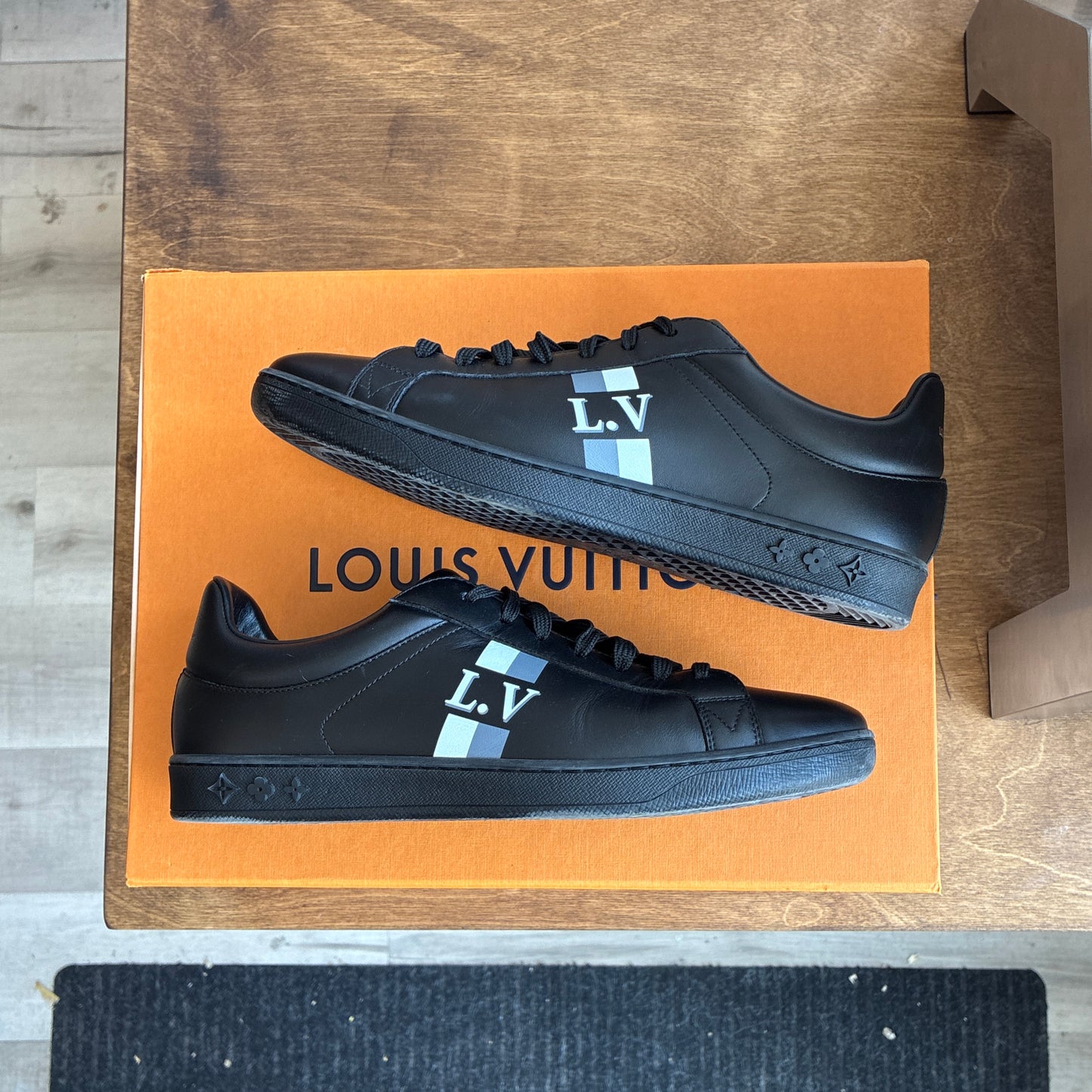 Louis Vuitton Low Top Sneaker Size 8