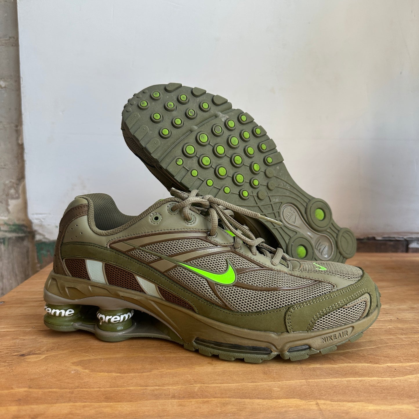 Supreme x Nike Shox "Olive" Size 10.5