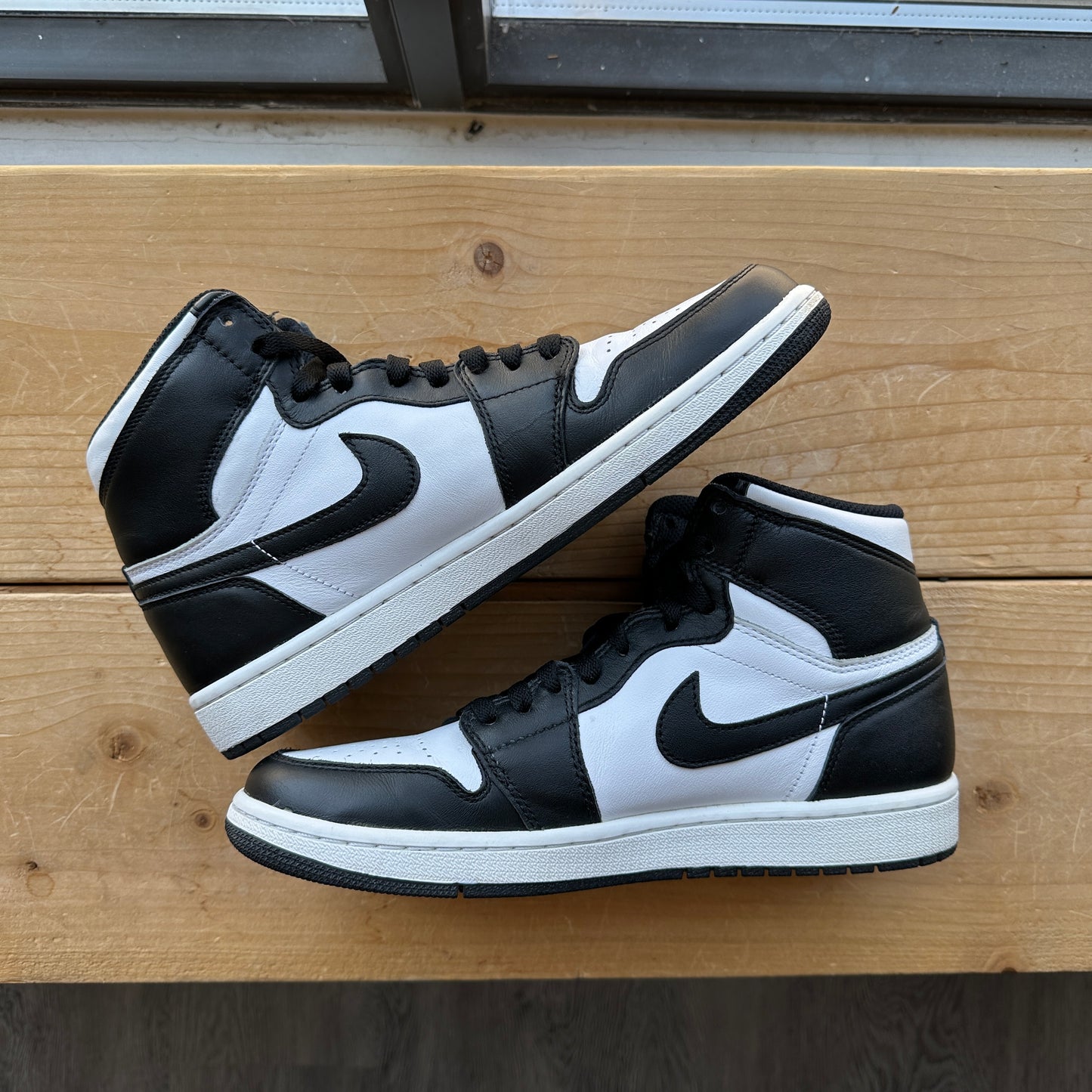 Air Jordan 1 High "Black/White" (2014) Size 9