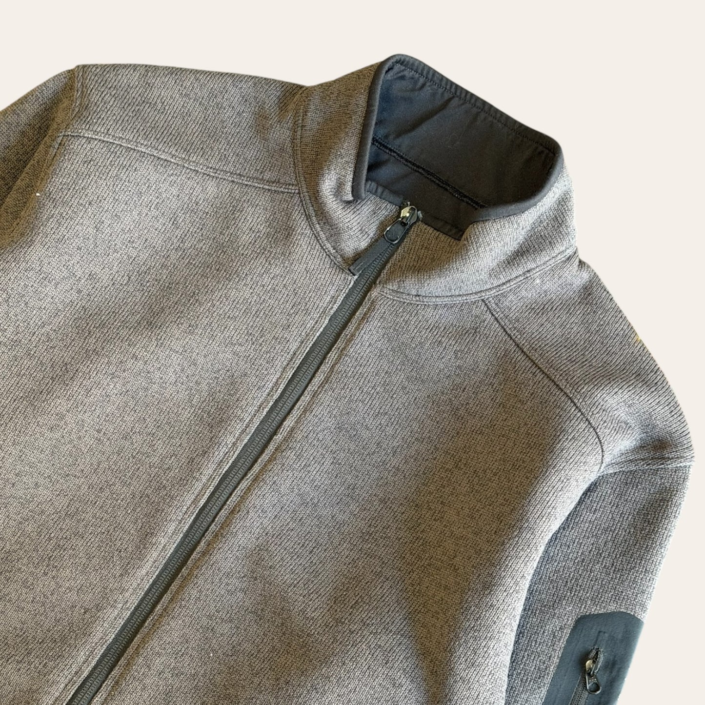 Arcteryx Covert Full Zip Size L