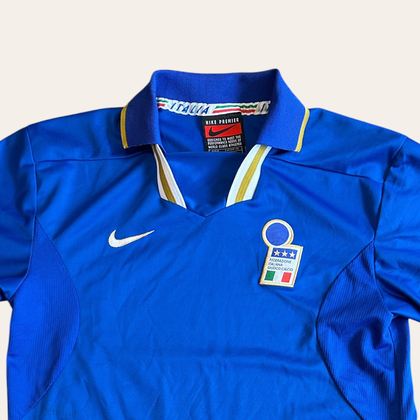 96/98 Italy Home Kit Size M