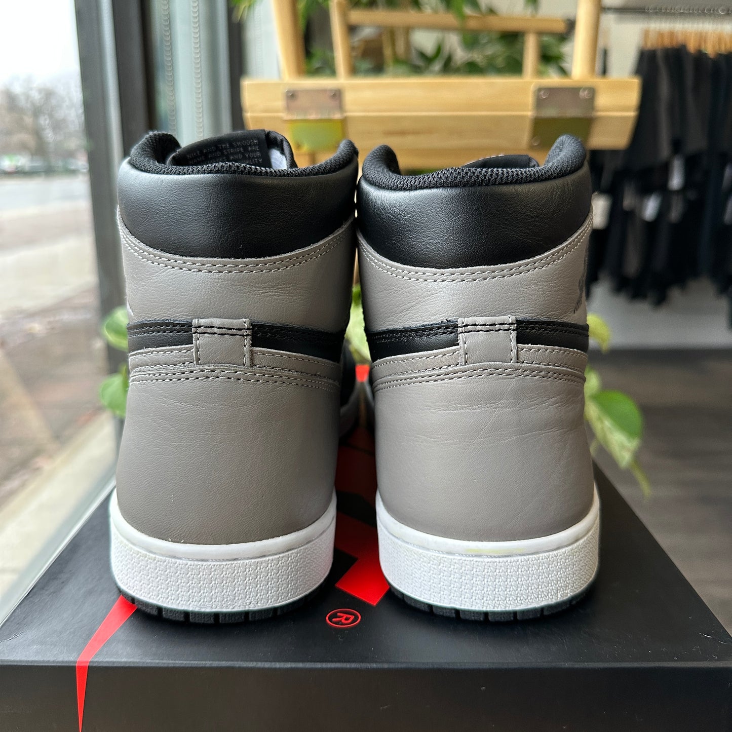 Air Jordan 1 High "Shadow" Size 11