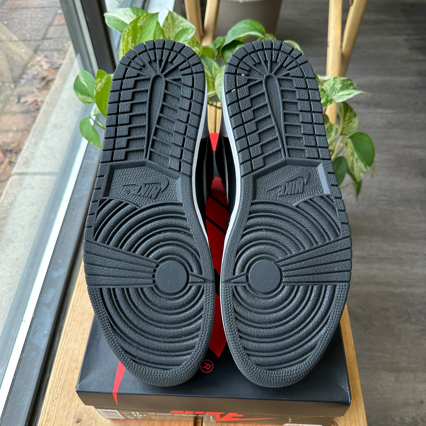 Air Jordan 1 High "Shadow" Size 11