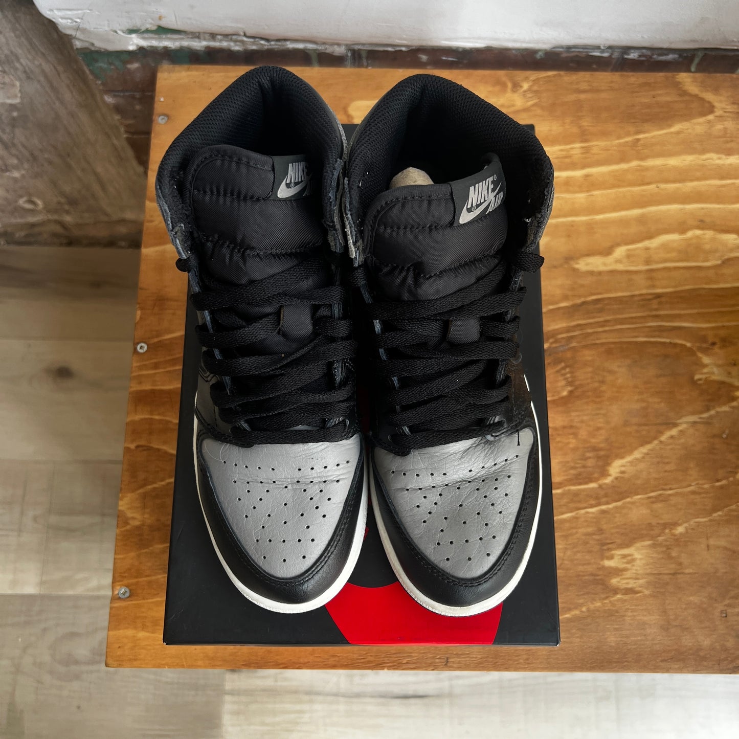 Air Jordan 1 Retro High OG "Shadow" Size 6Y