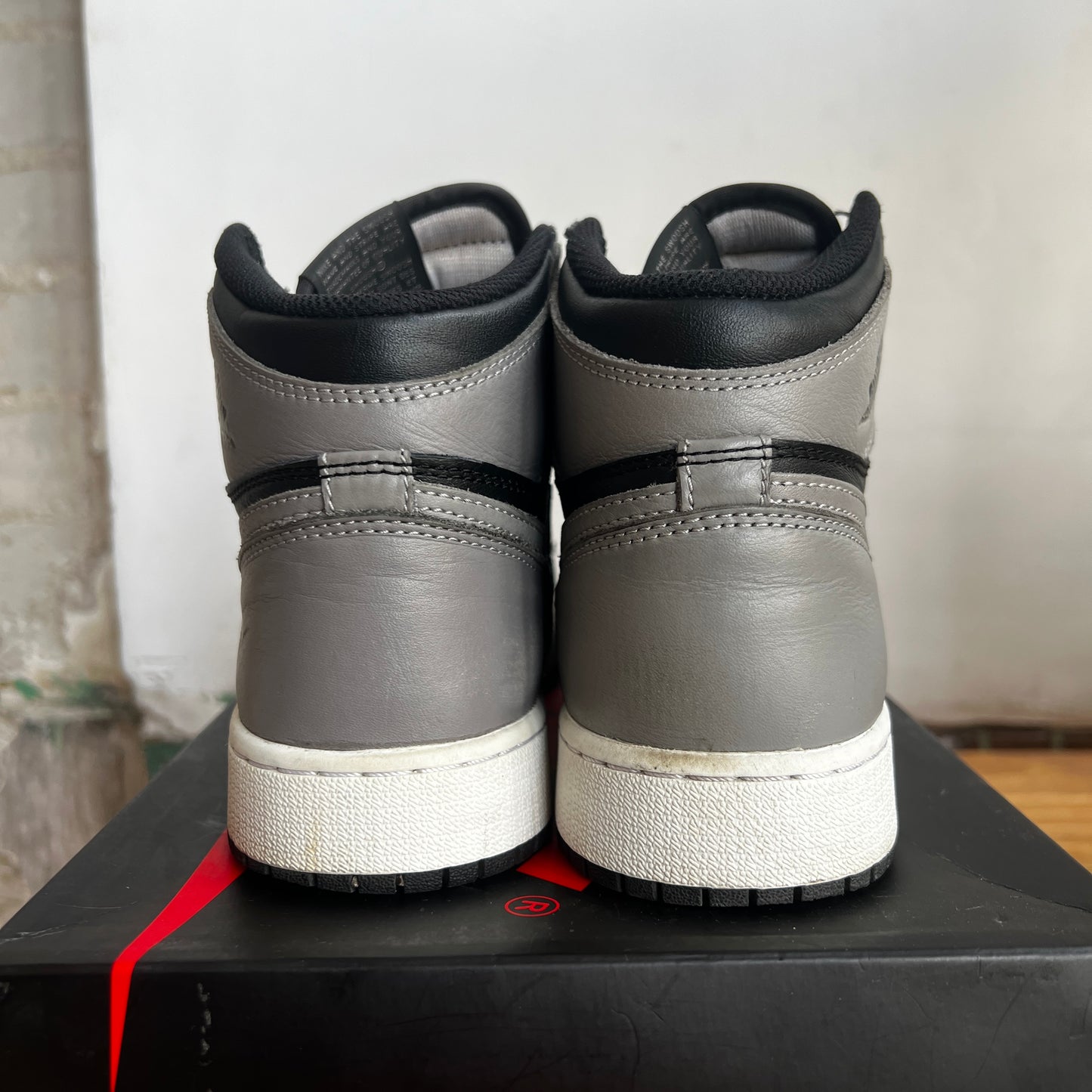 Air Jordan 1 Retro High OG "Shadow" Size 6Y
