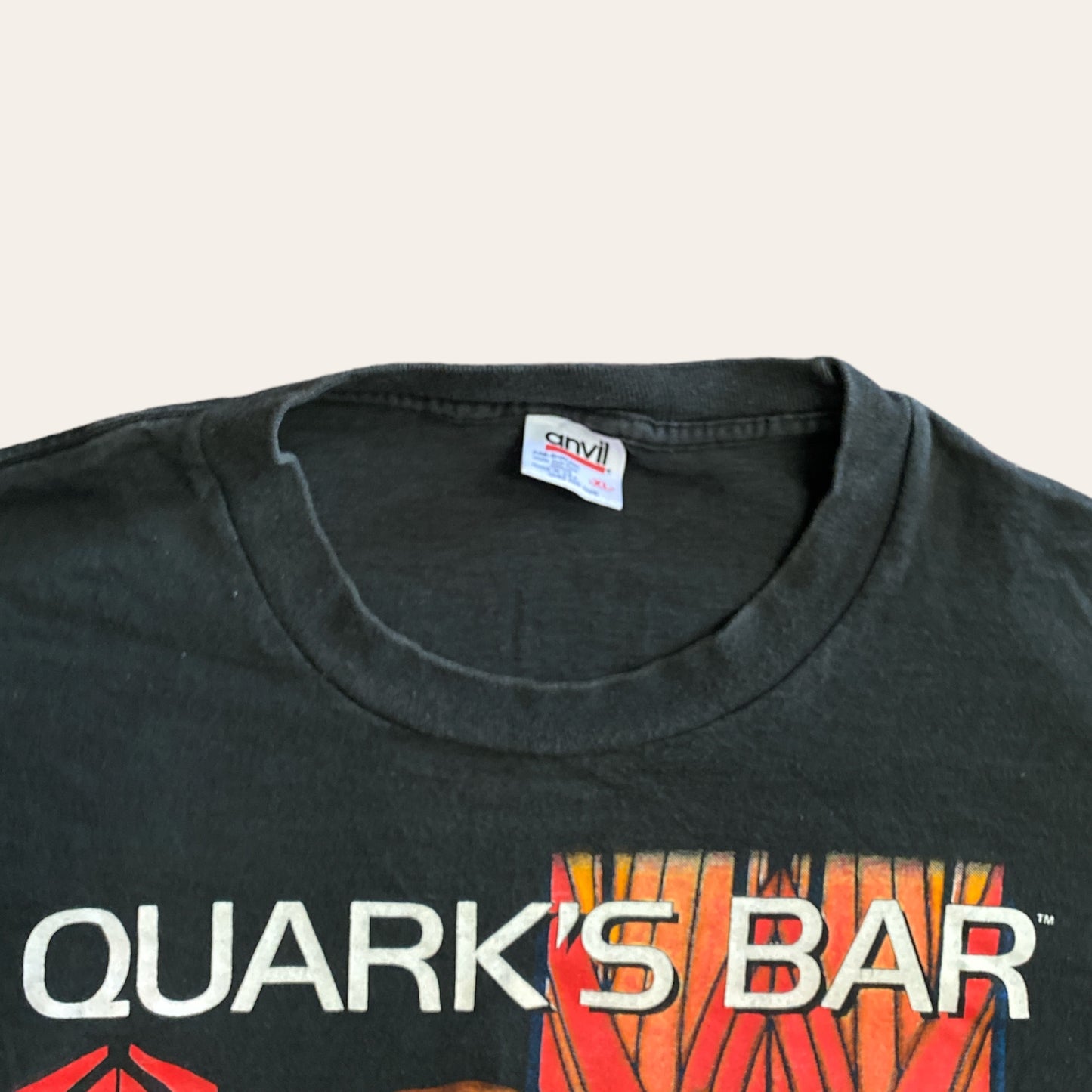 90's Star Trek 'Quark's Bar' Tee Size XL