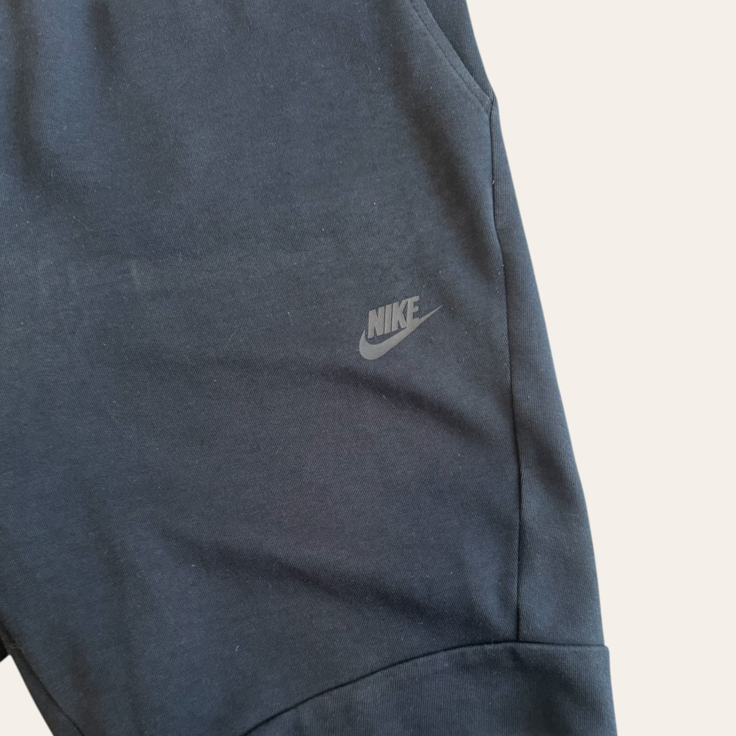 Nike Tech Fleece Shorts Black Size L