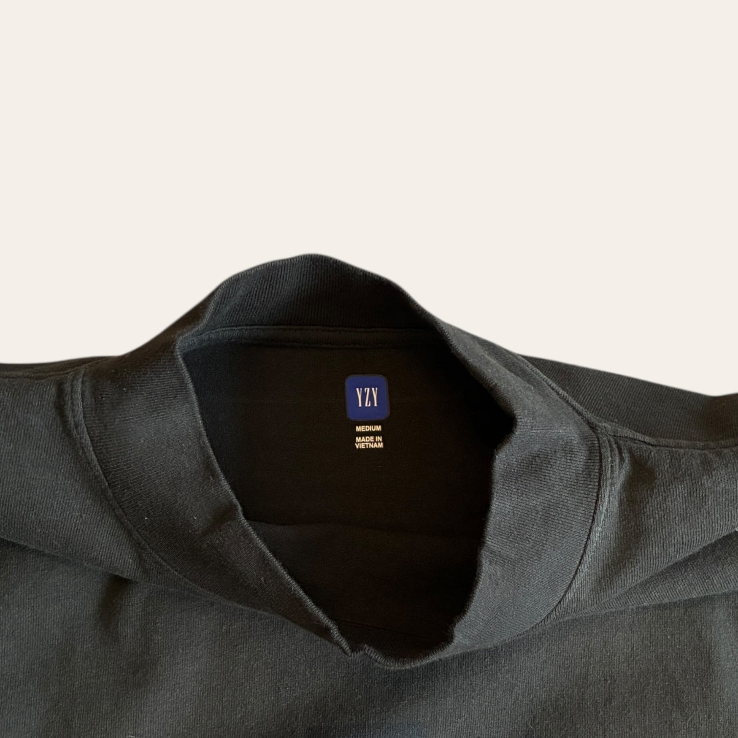 YZY Gap Zip Longsleeve Black Size M