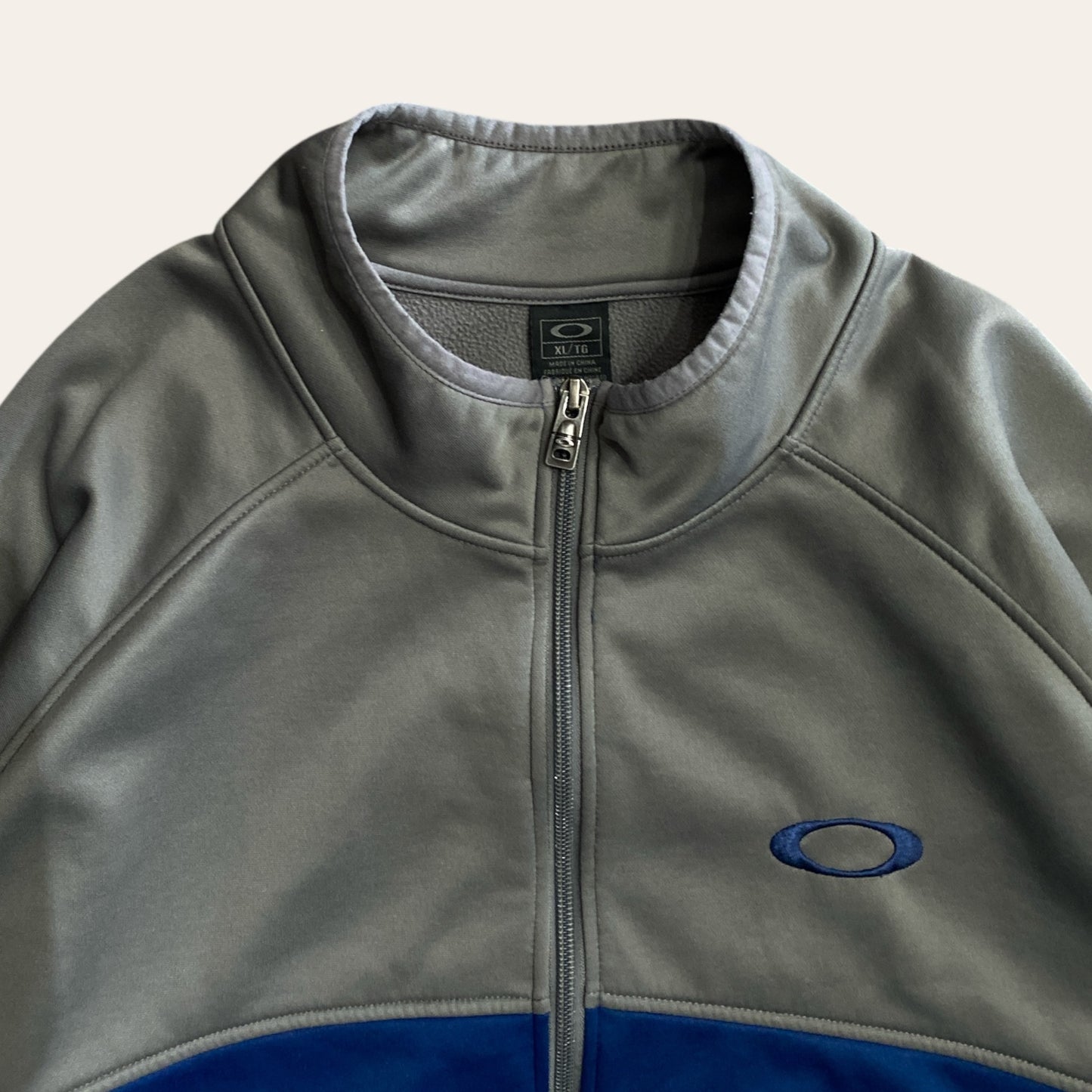 00s Oakley Zip Up Size XL