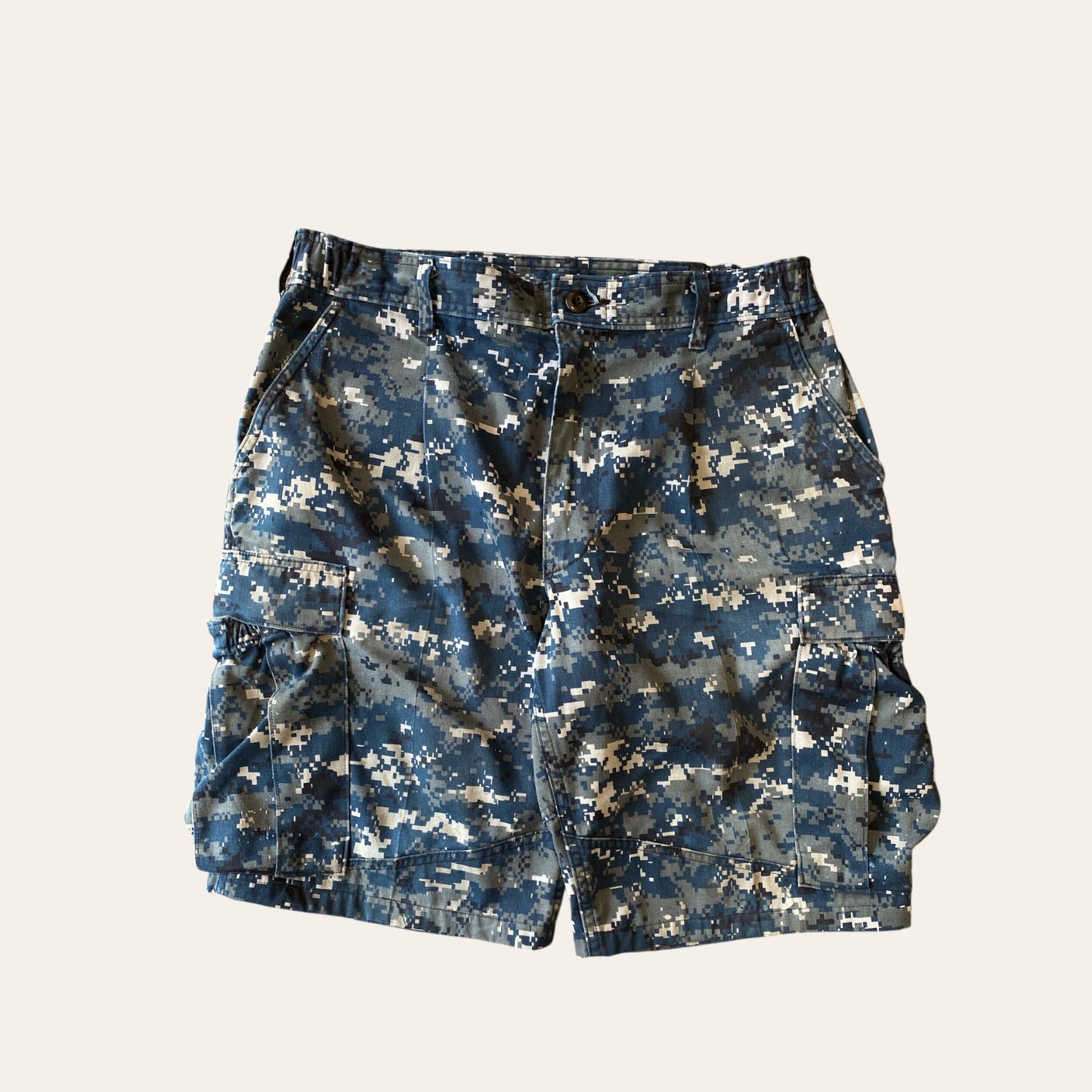 00s Digital Camo Cargo Shorts Size 36