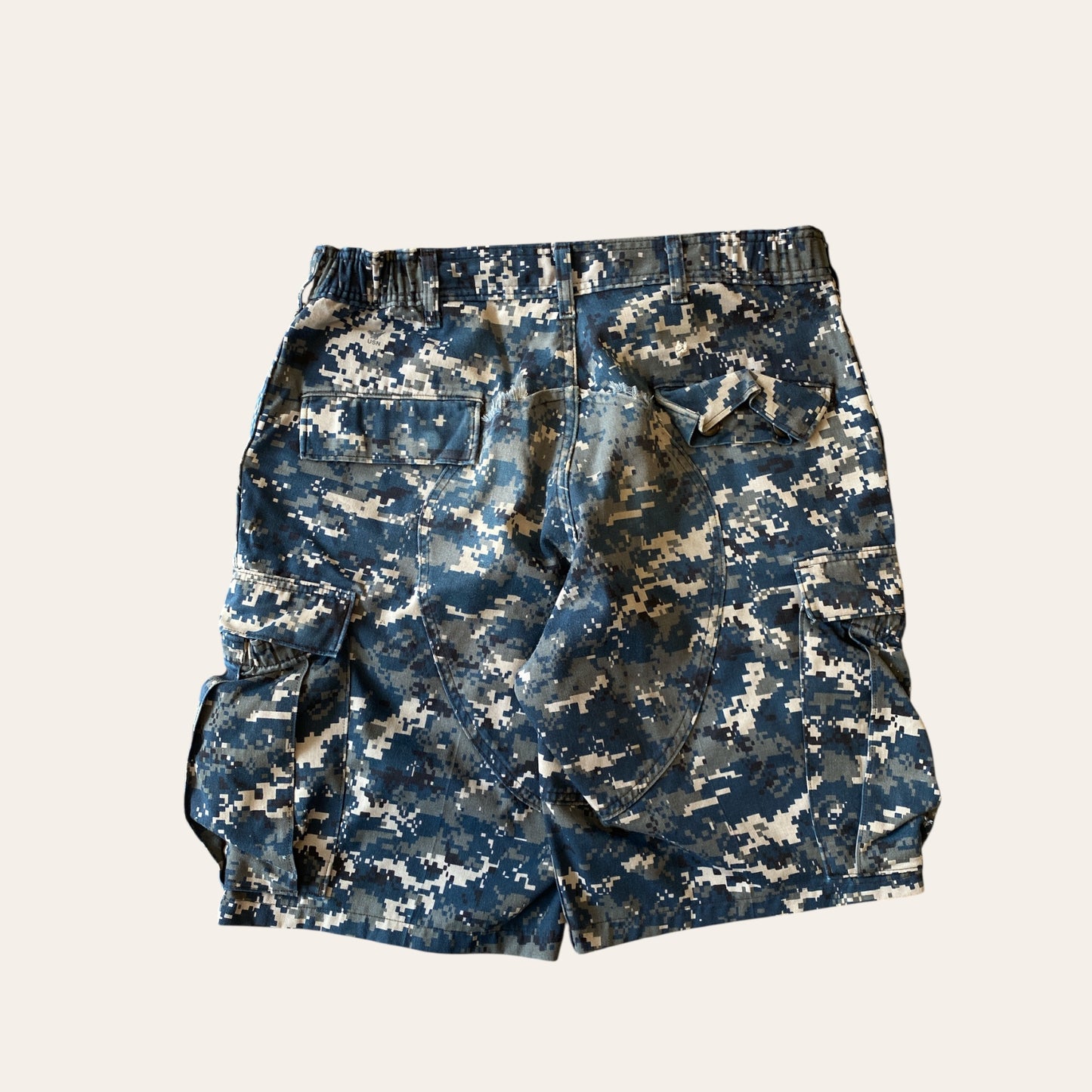 00s Digital Camo Cargo Shorts Size 36