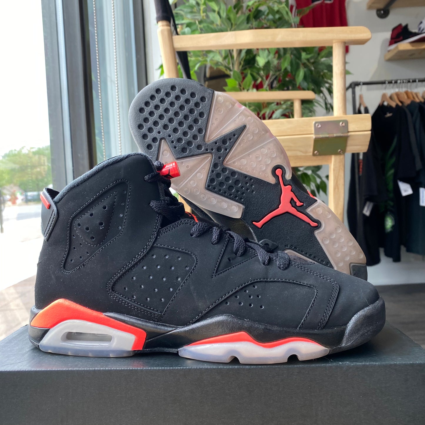 Air Jordan 6 "Infrared" Size 7Y