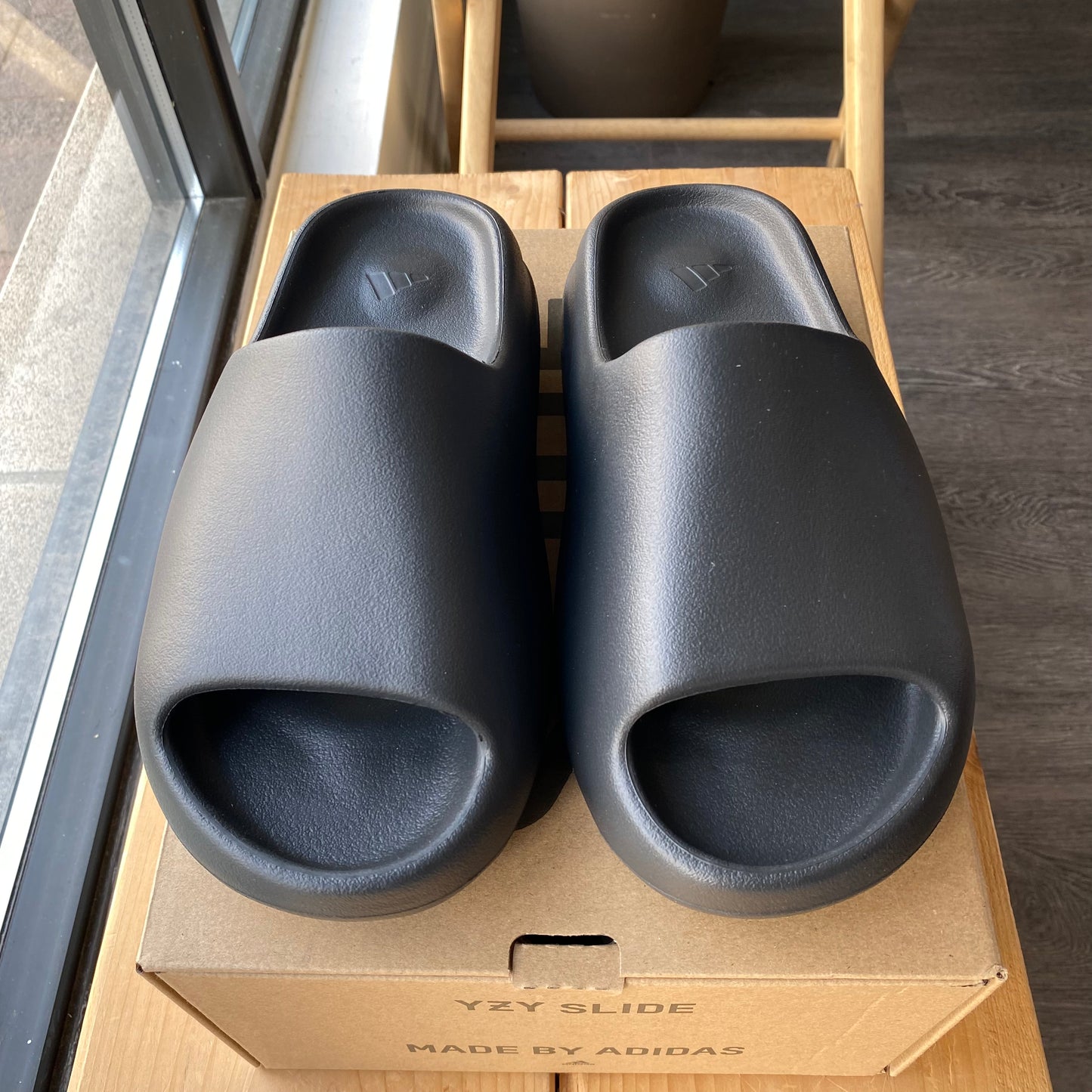 Brand New Yeezy Slide "Onyx"