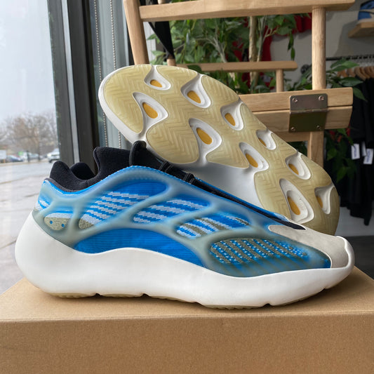Yeezy 700 V3 "Azareth" Size 11