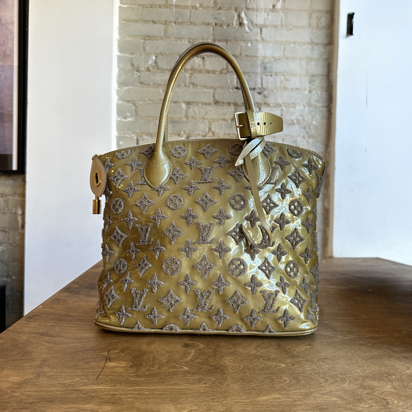 2011 Louis Vuitton Fascination Lockit Handbag