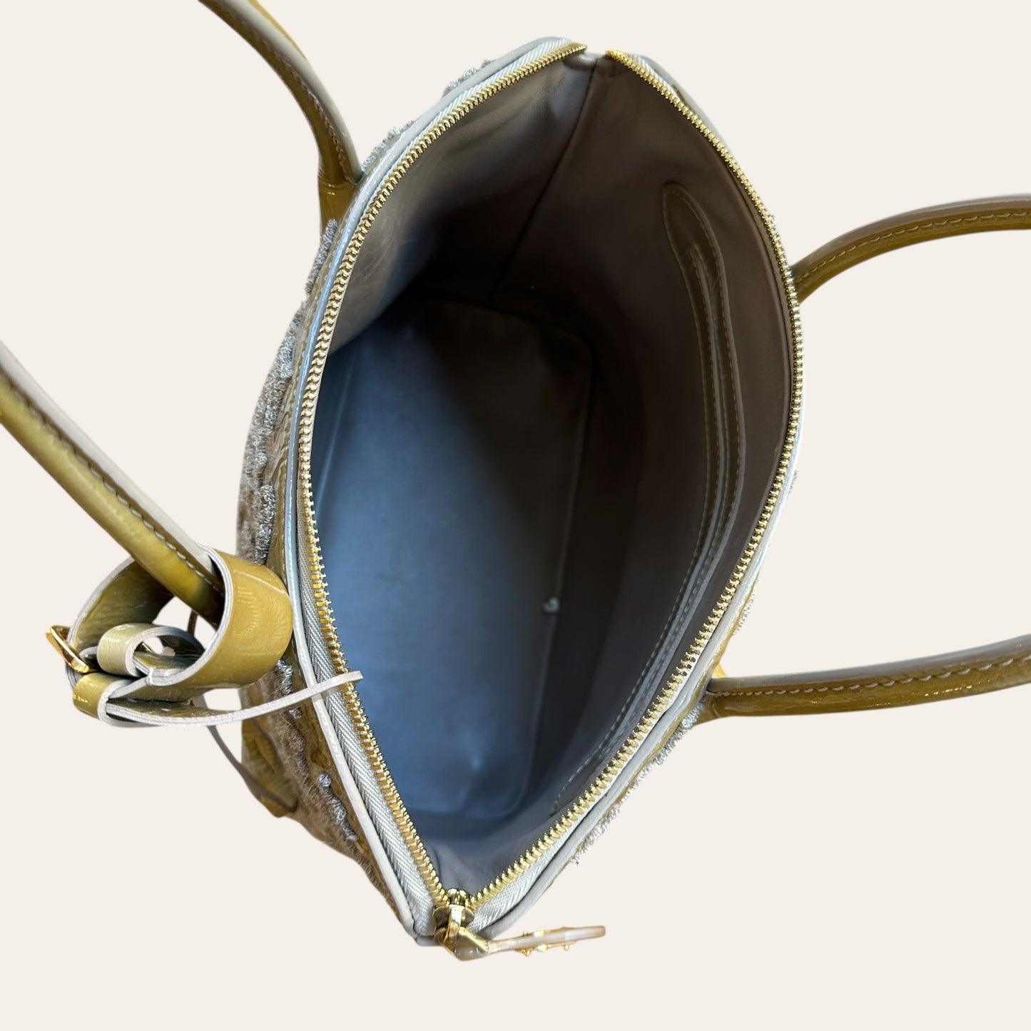2011 Louis Vuitton Fascination Lockit Handbag
