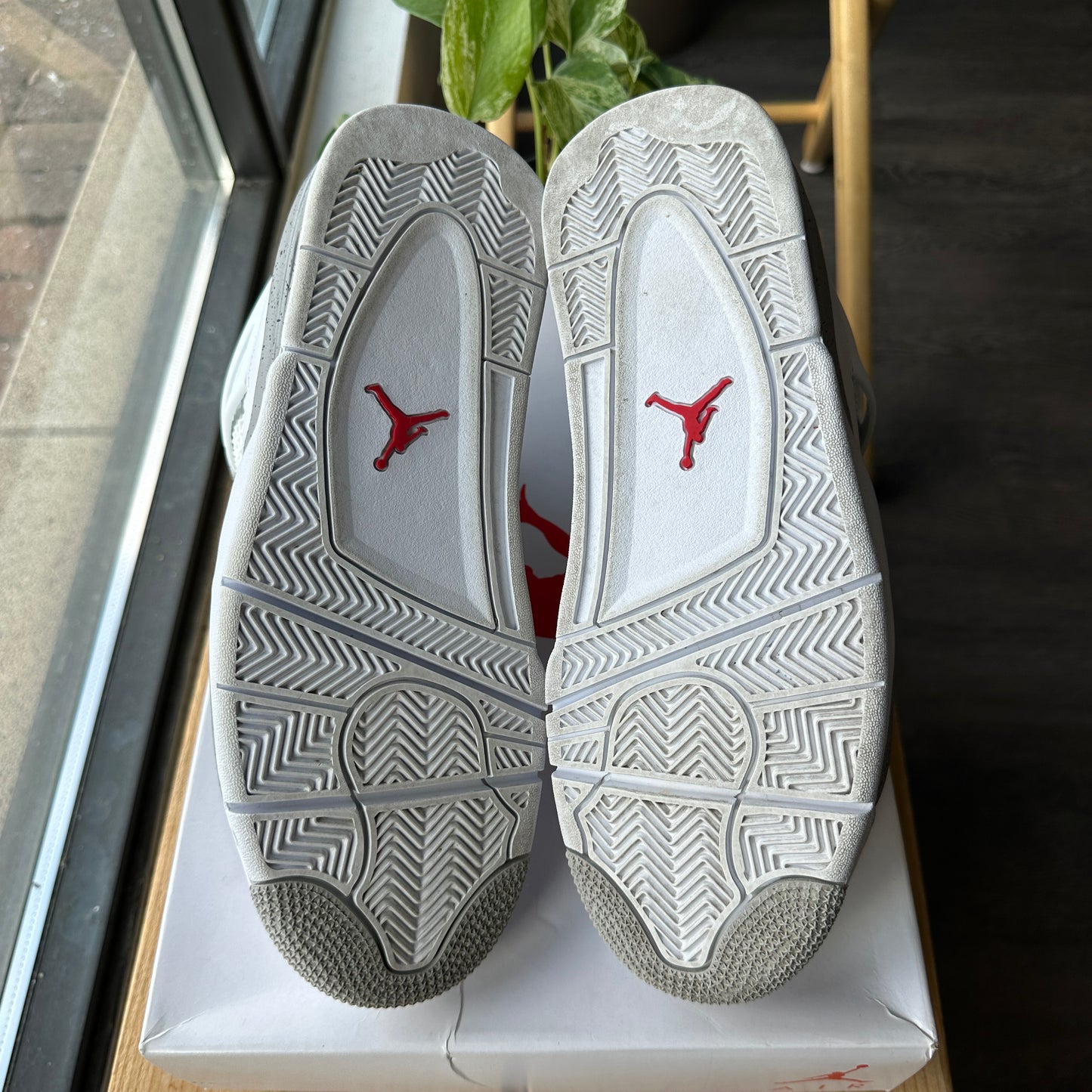 Air Jordan 4 "White Oreo" Size 10