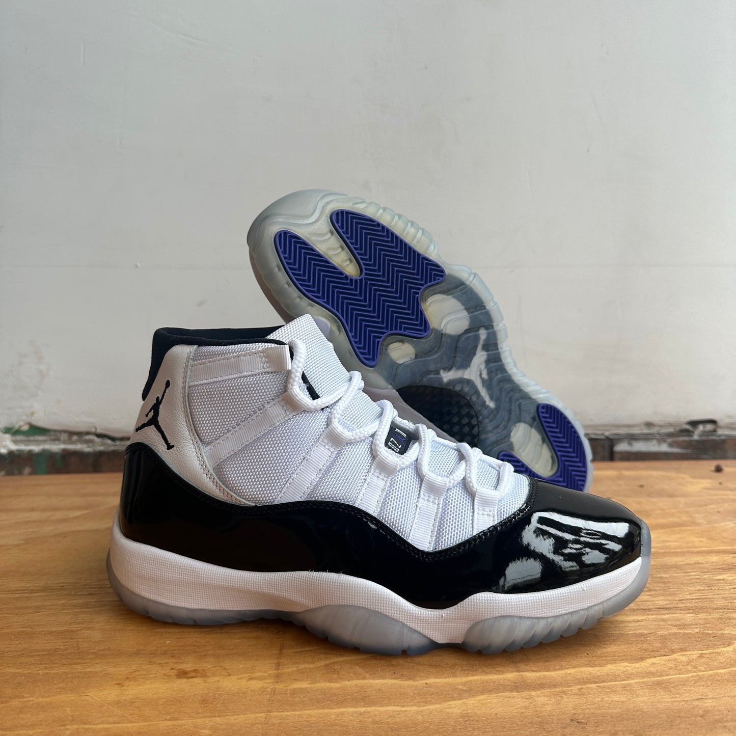 Brand New Air Jordan 11 "Concord" Size 9