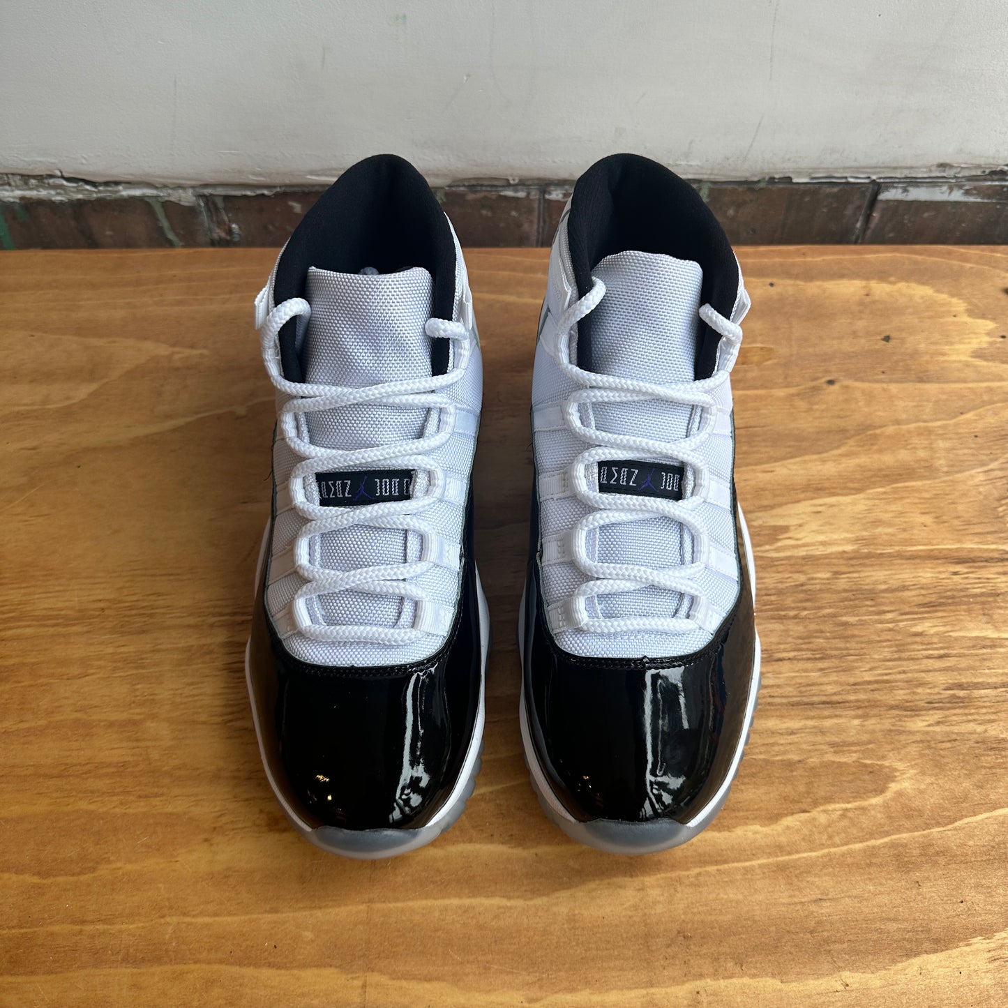 Brand New Air Jordan 11 "Concord" Size 9