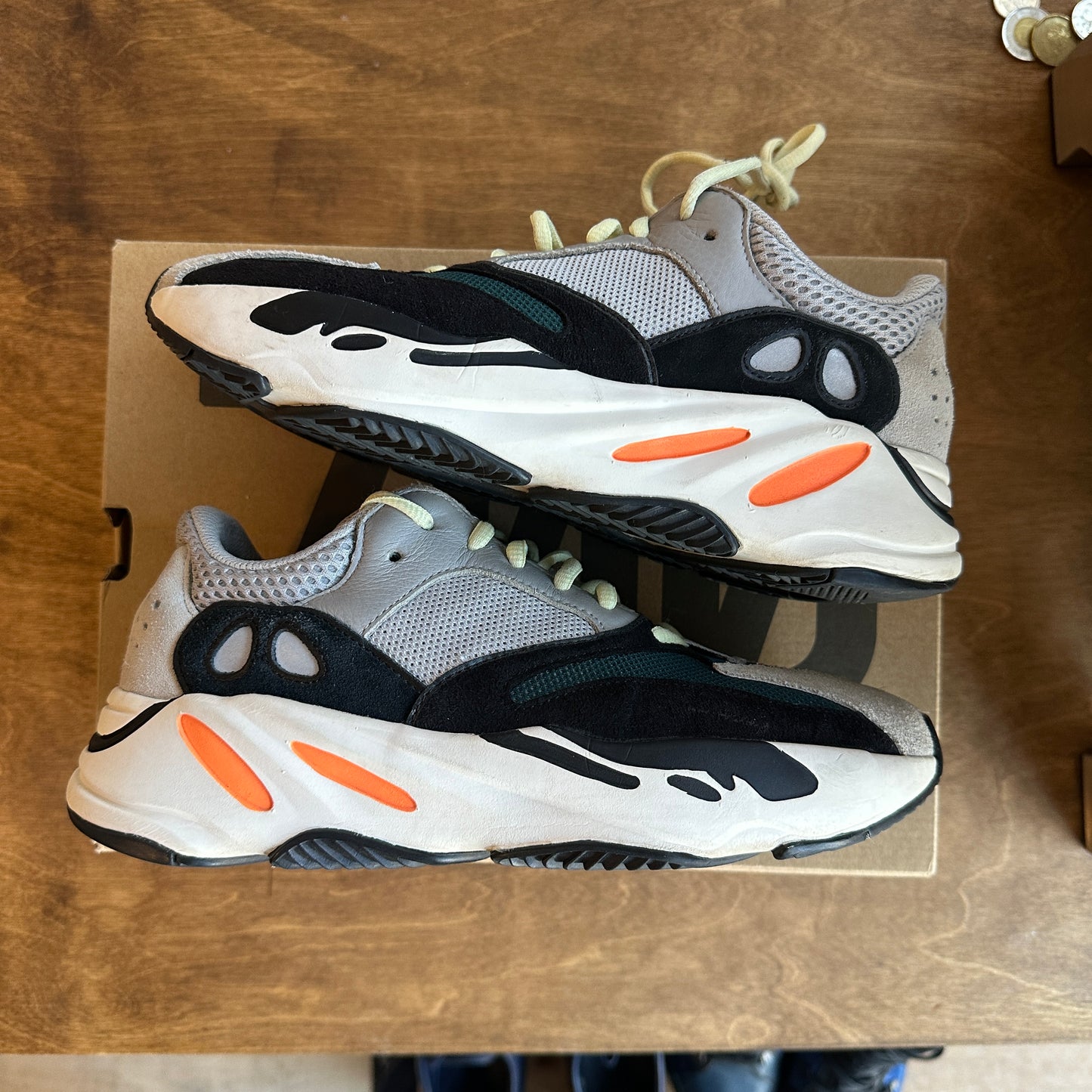Yeezy 700 Waverunner Size 8