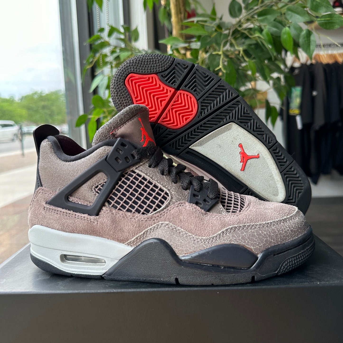 Air Jordan 4 "Taupe Haze" Size 4Y