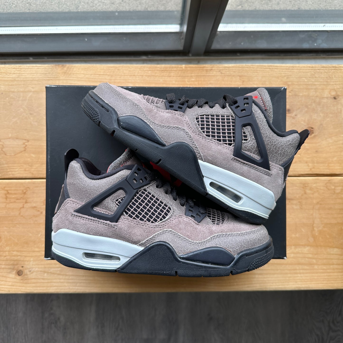 Air Jordan 4 "Taupe Haze" Size 4Y