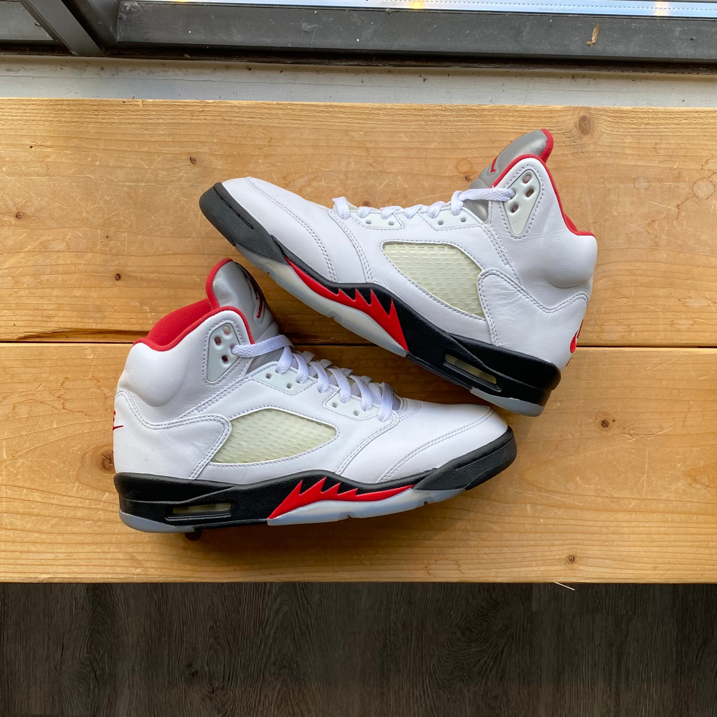 Air Jordan 5 Retro 'Fire Red' Size 8