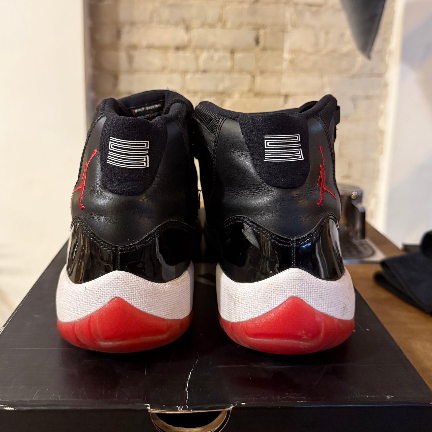 Air Jordan 11 "Playoffs" Size 10.5