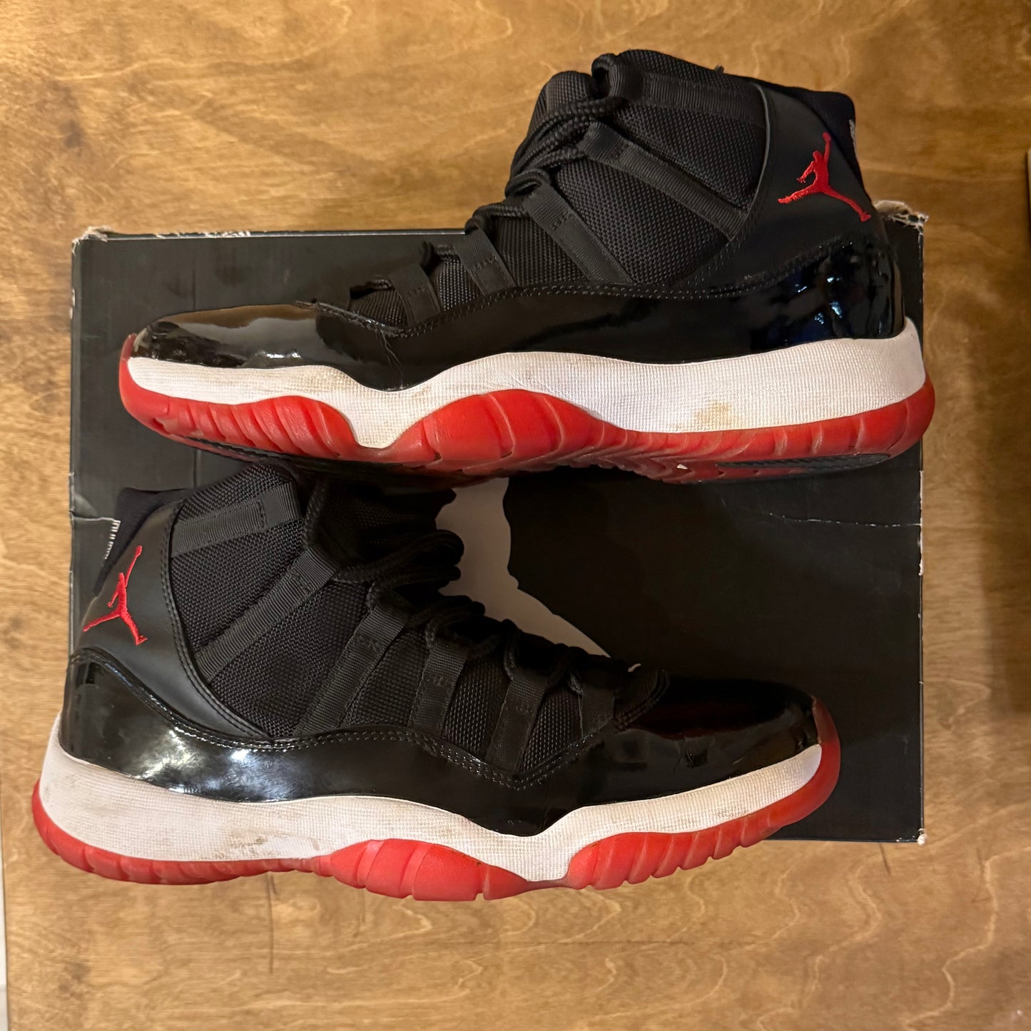 Air Jordan 11 "Playoffs" Size 10.5