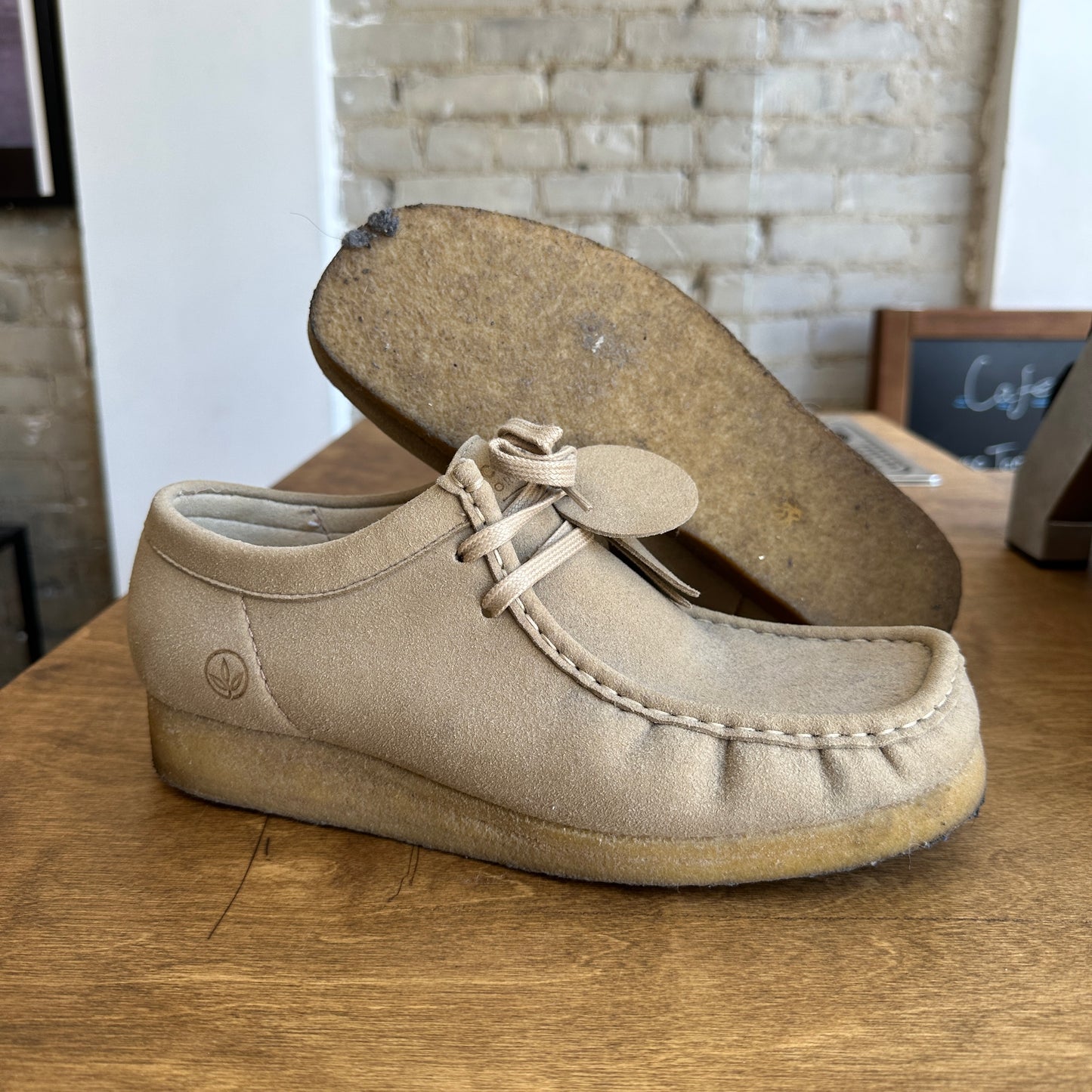 Clarks Wallabee Vegan Size 9